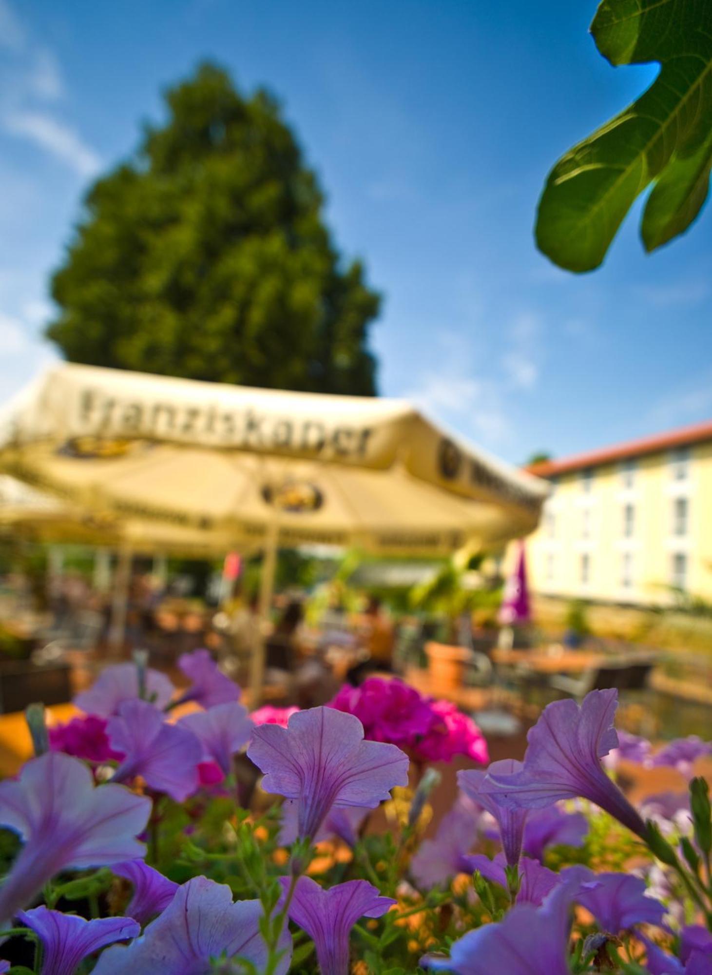 Hotel Weserschlösschen Nienburg  Exterior foto